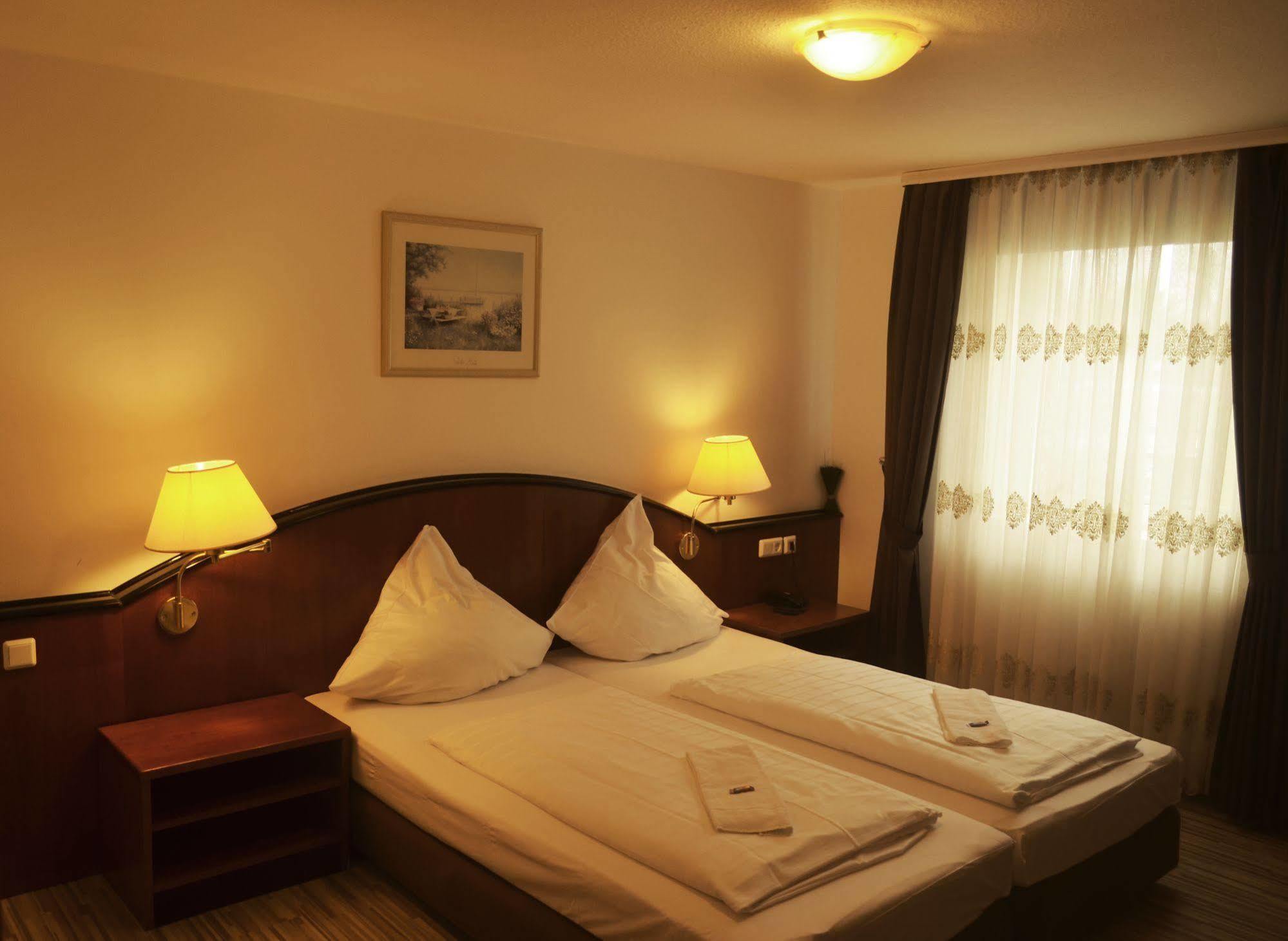 AS Hotel Göttingen Buitenkant foto